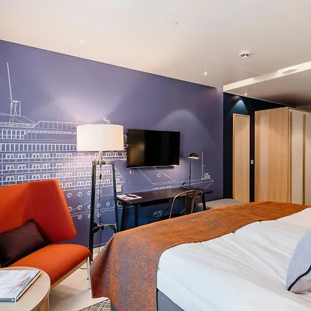 Hotelli Indigo Helsinki-boulevard 4*